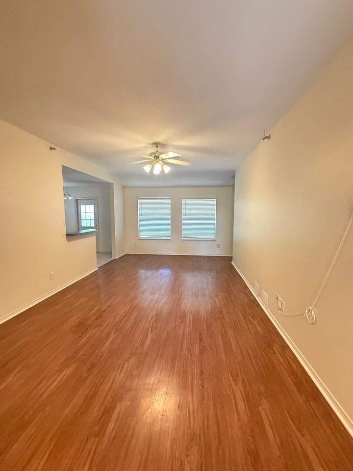 508 Bridle Ln - Photo 2 of 11