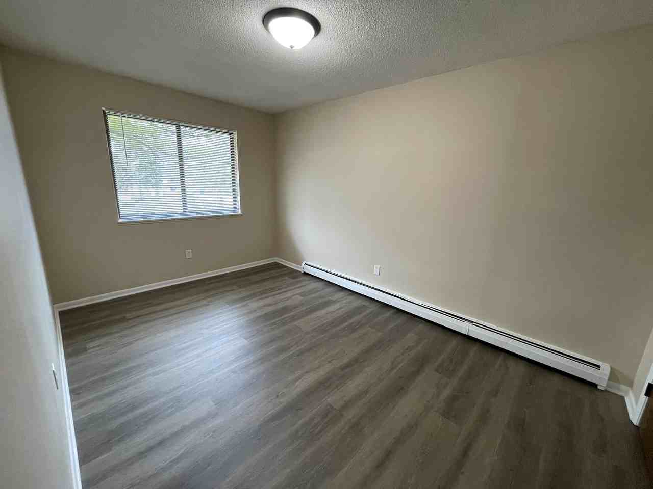 248 Oak St #2A - Photo 7 of 8