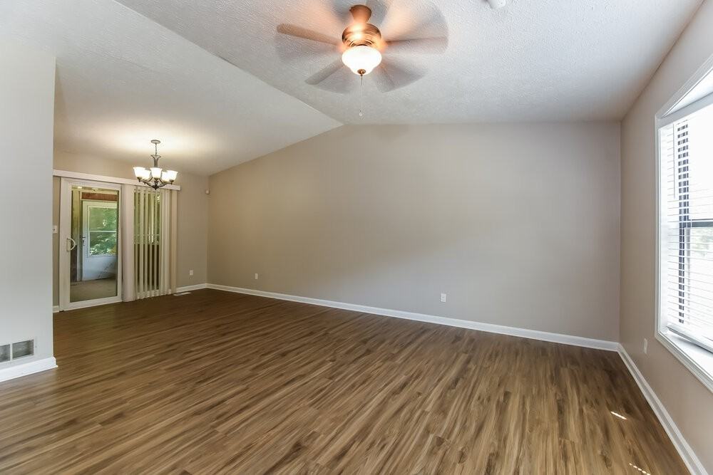 1012 Hicksmil Dr Sw - Photo 5 of 17