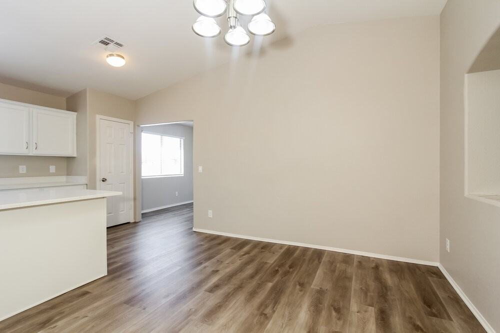 6586 W Blythe Pl - Photo 6 of 16