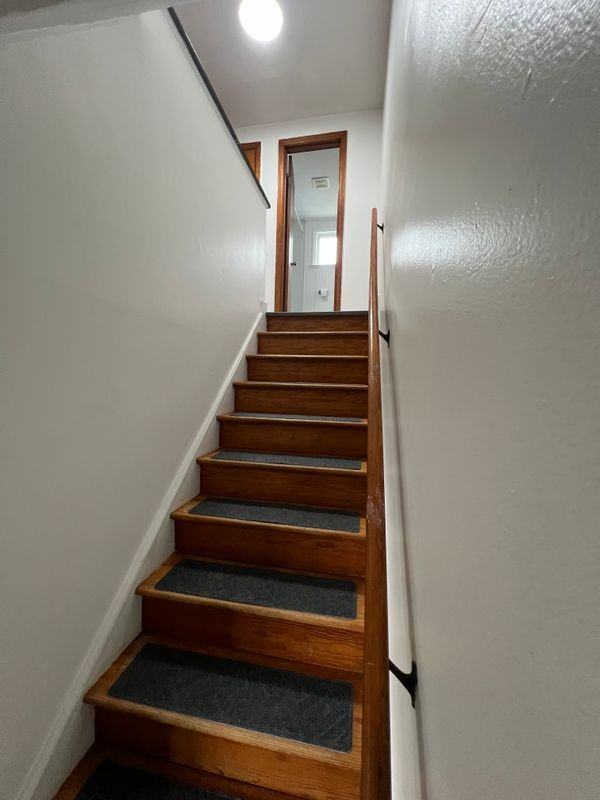 512 Cayuga Rd - Photo 3 of 18