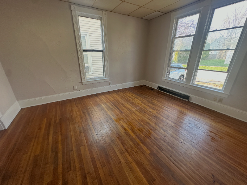 405 1/2 Douglas St #1 - Photo 3 of 11