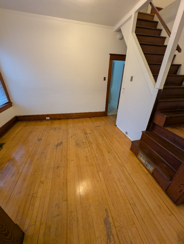 928 E Grand Ave - Photo 4 of 19