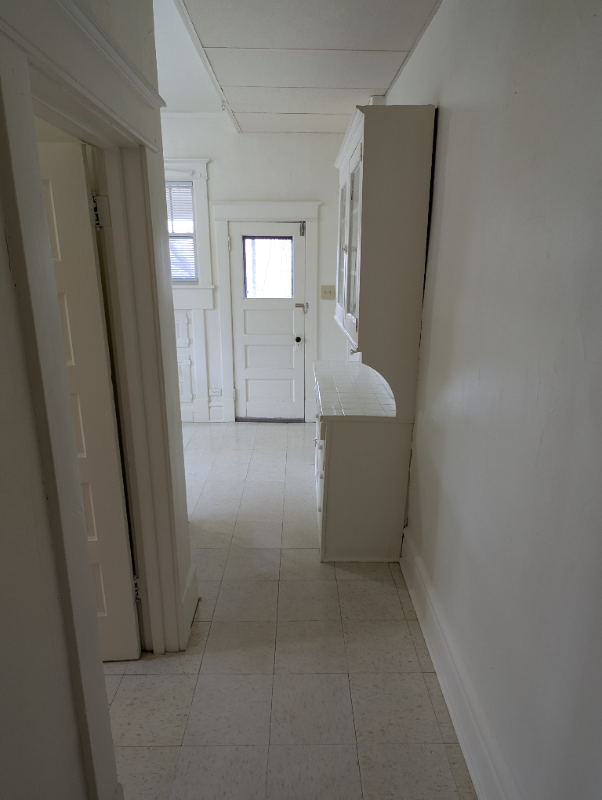 928 E Grand Ave - Photo 5 of 19