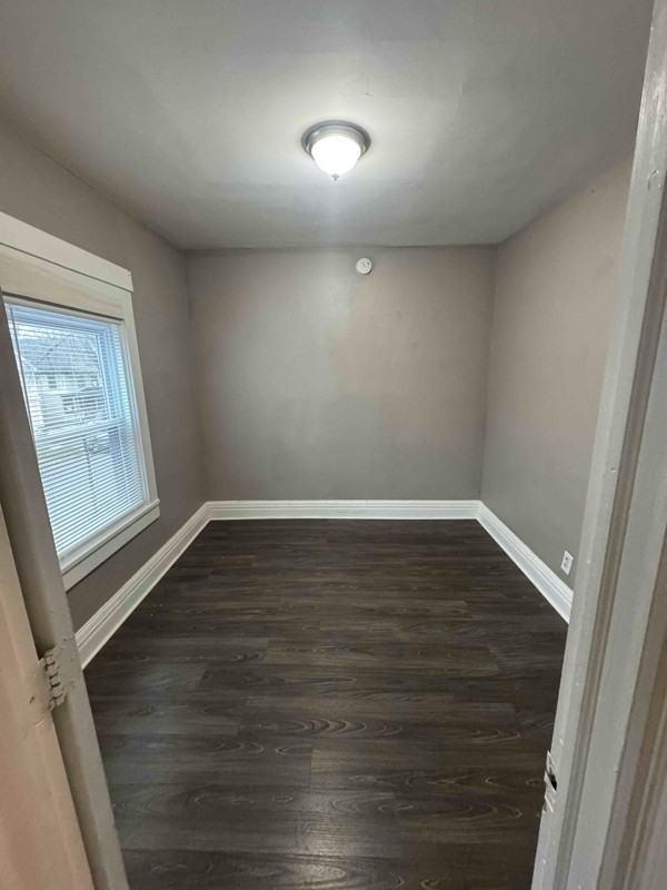 476 Pearl St - Photo 2 of 10