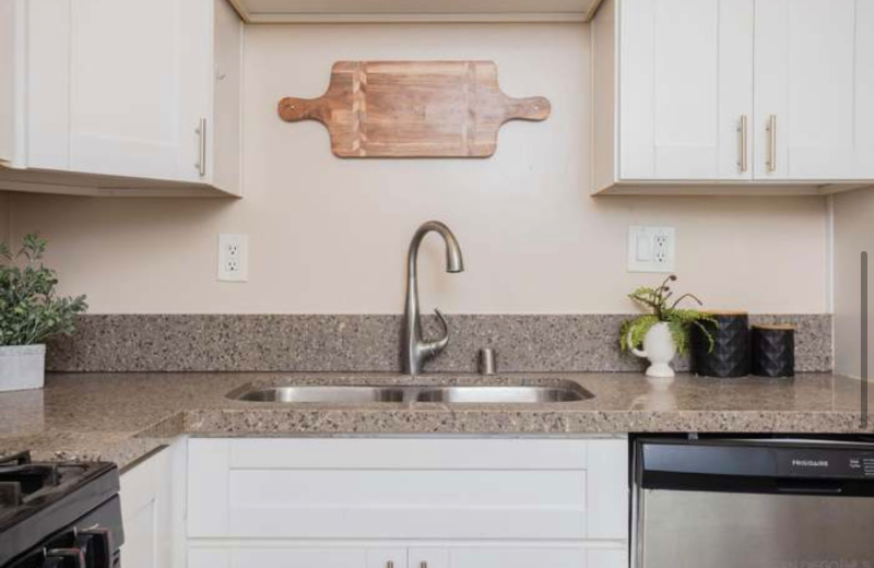 503 41st St - Photo 6 of 9