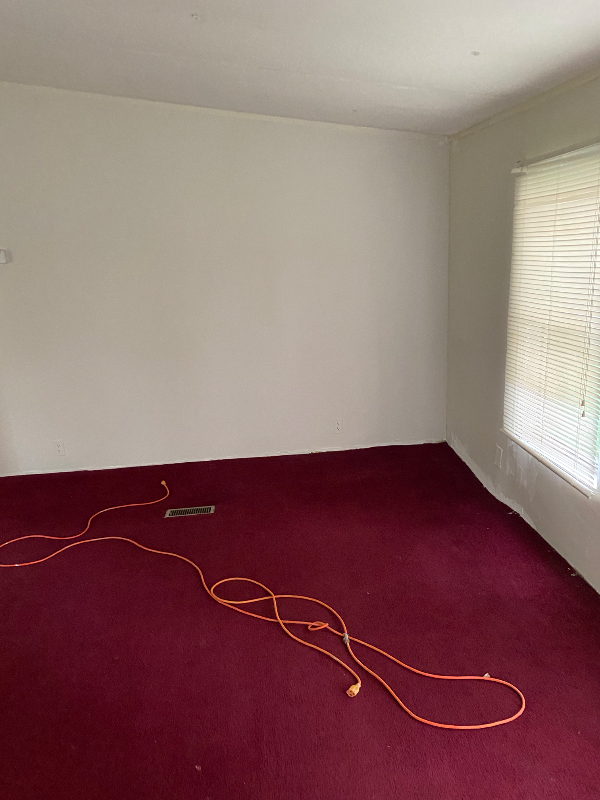 1100 Chickadee Ln - Photo 3 of 11