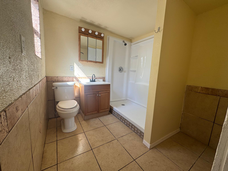 1405 Hassell St - Photo 6 of 15