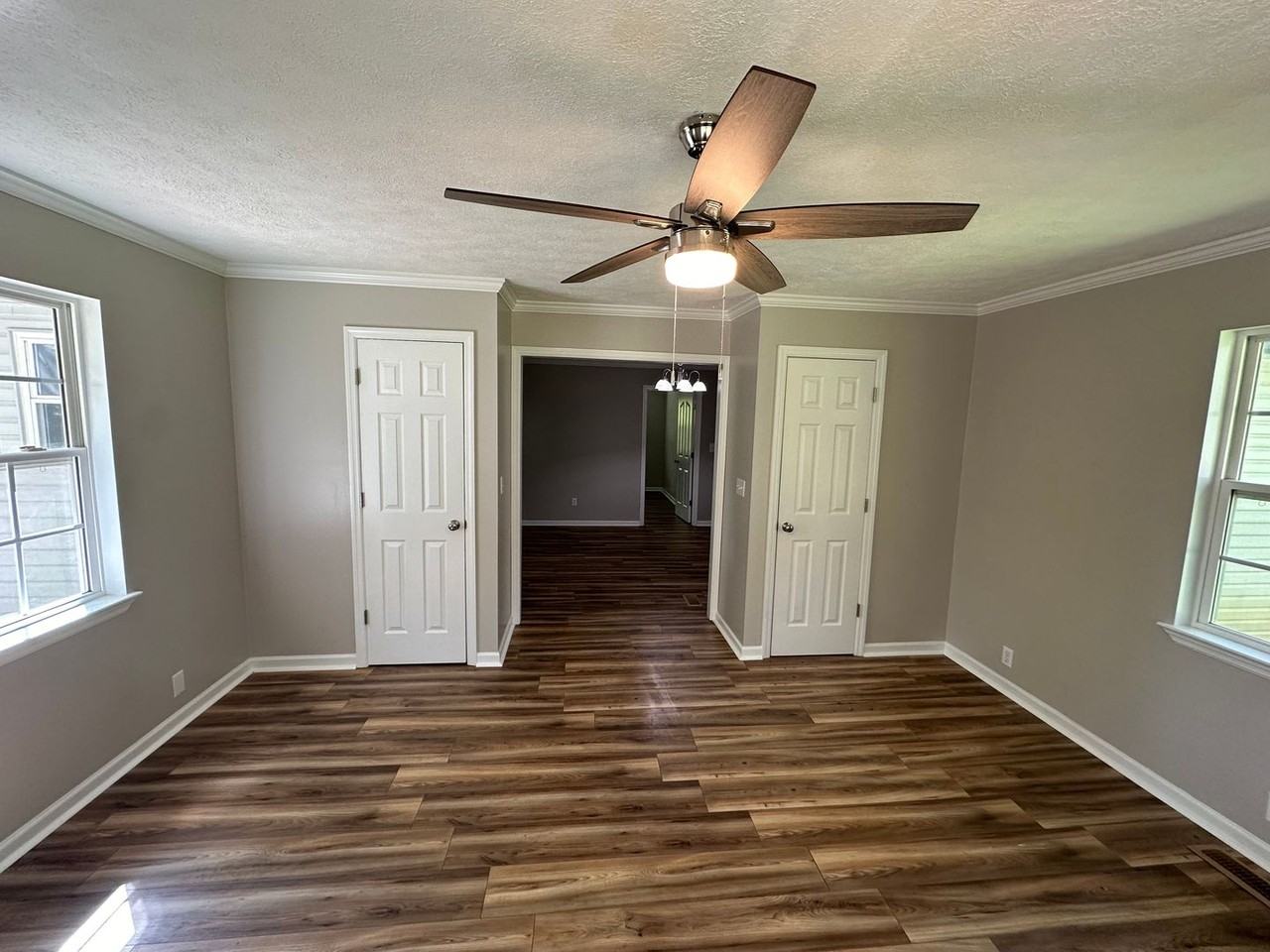 716 Mountain View Dr - Photo 4 of 19