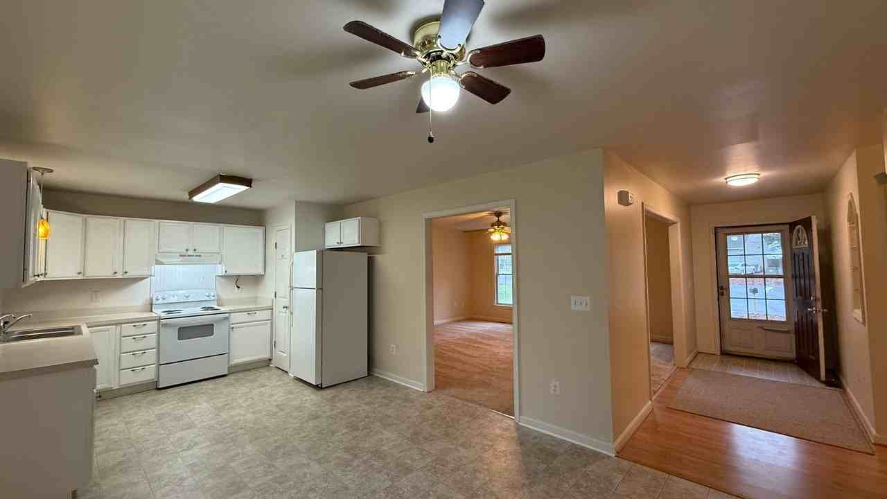 8607 Leslie Ct - Photo 2 of 14