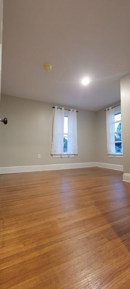 120 W 12th St - Photo 5 of 9