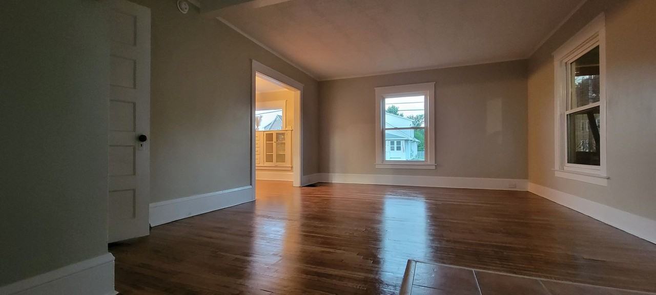 120 W 12th St - Photo 2 of 11