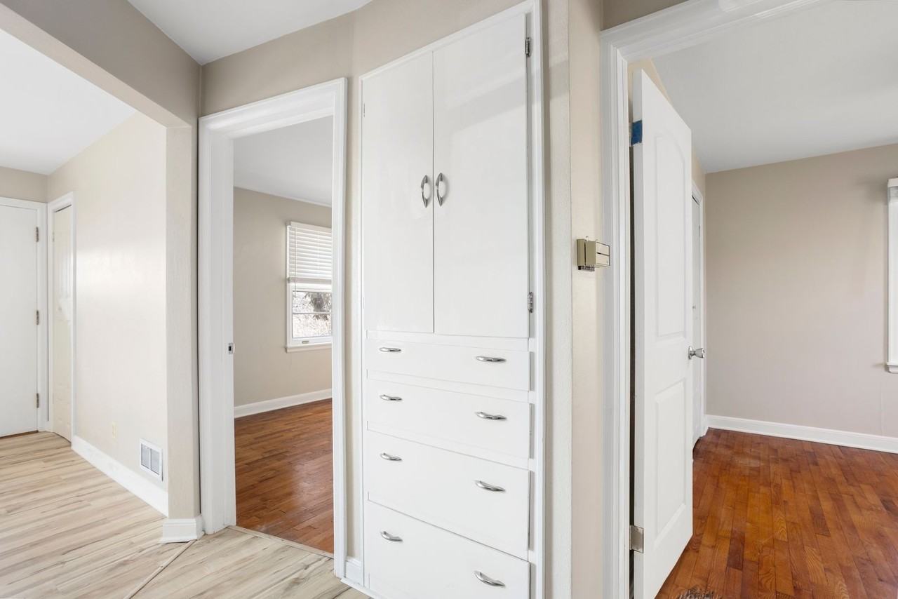 304 W Northland Ave - Photo 7 of 20