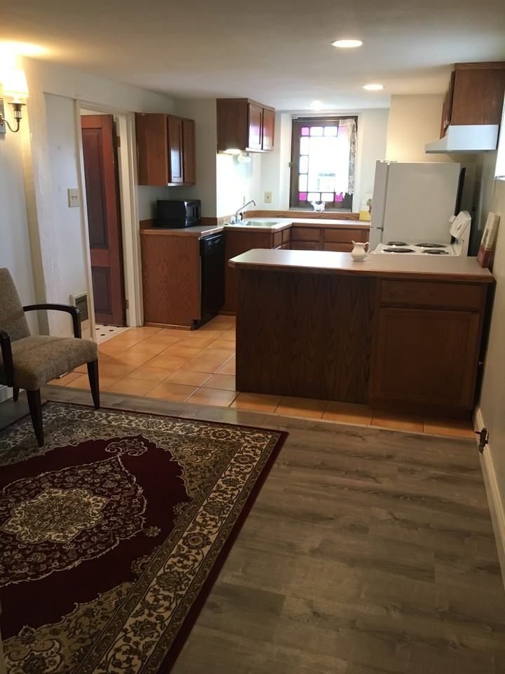 1391 Franklin Ave #1 - Photo 3 of 9