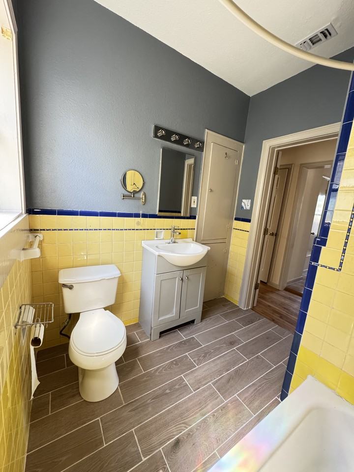709 E Elmira St #NA - Photo 3 of 17