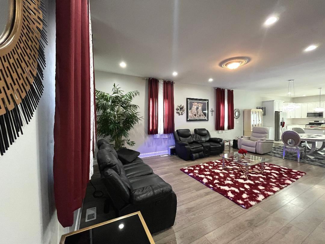 2816 Edina Blvd - Photo 2 of 24