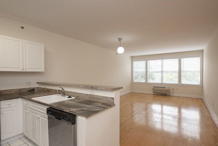 40 Constitution Way - Photo 3 of 23