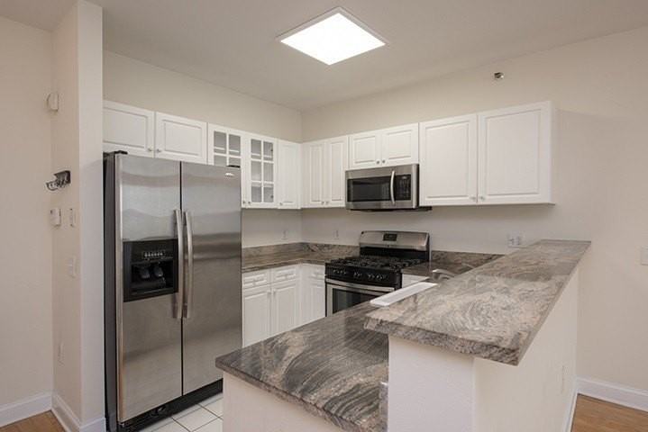 40 Constitution Way - Photo 4 of 23