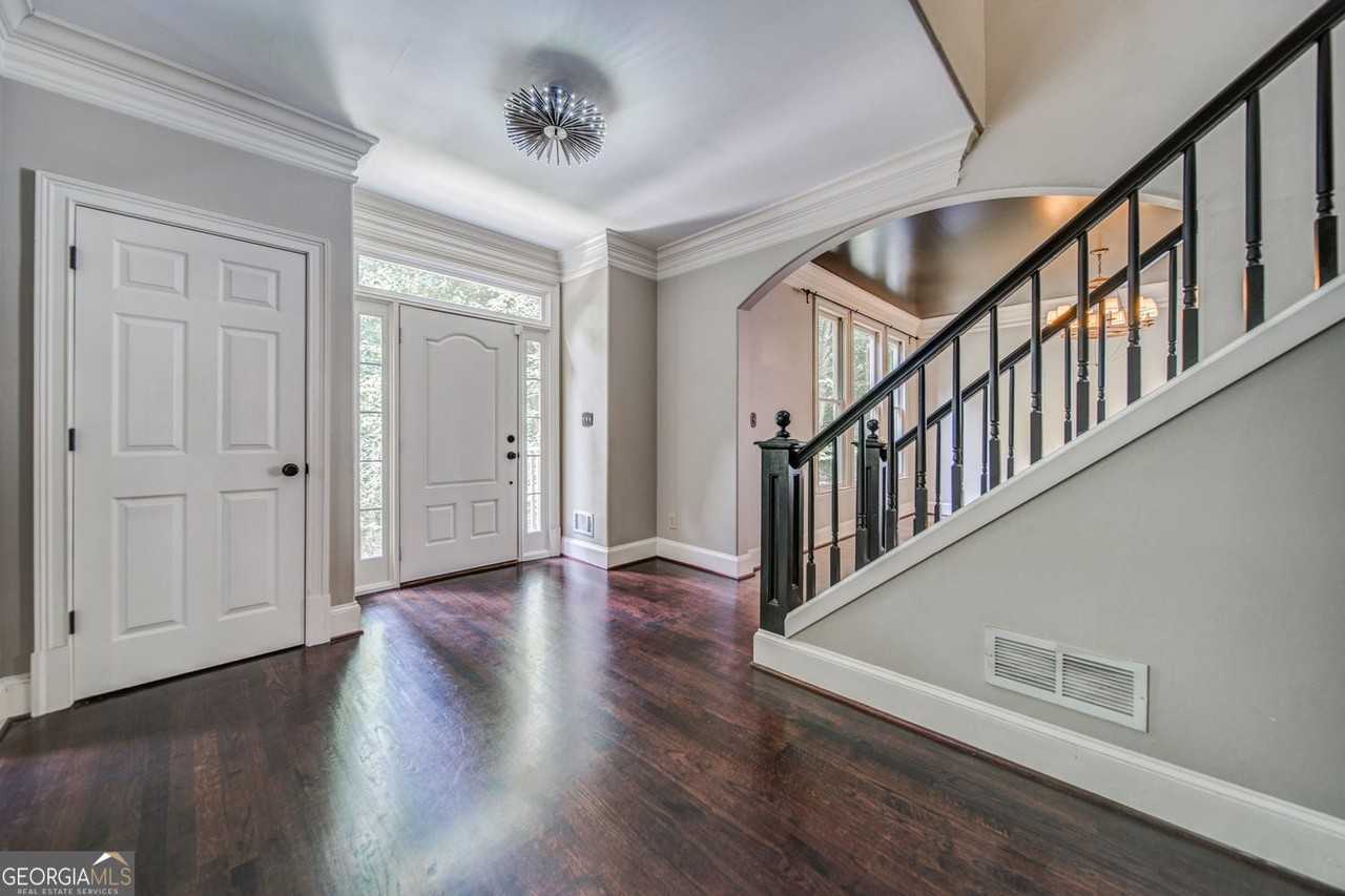 2555 Ridgewood Rd Nw - Photo 5 of 50