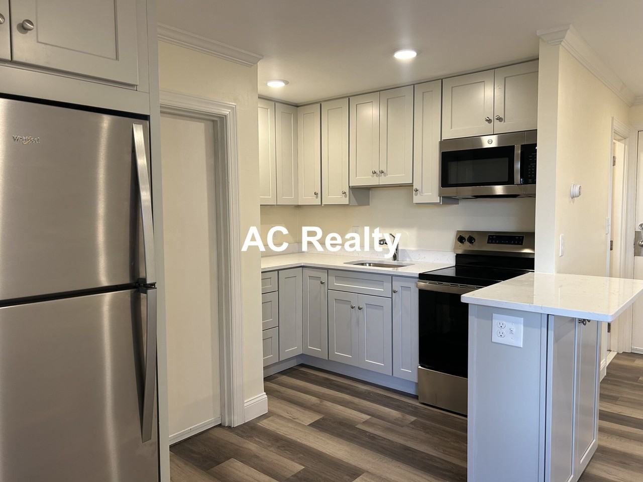 25 Minot St #F - Photo 2 of 9