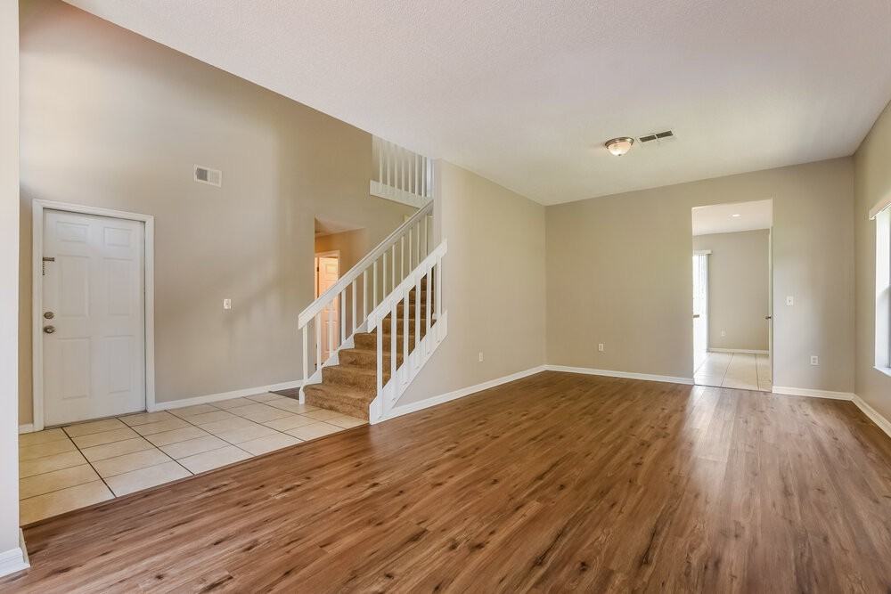 249 Lancer Oak Dr - Photo 4 of 17