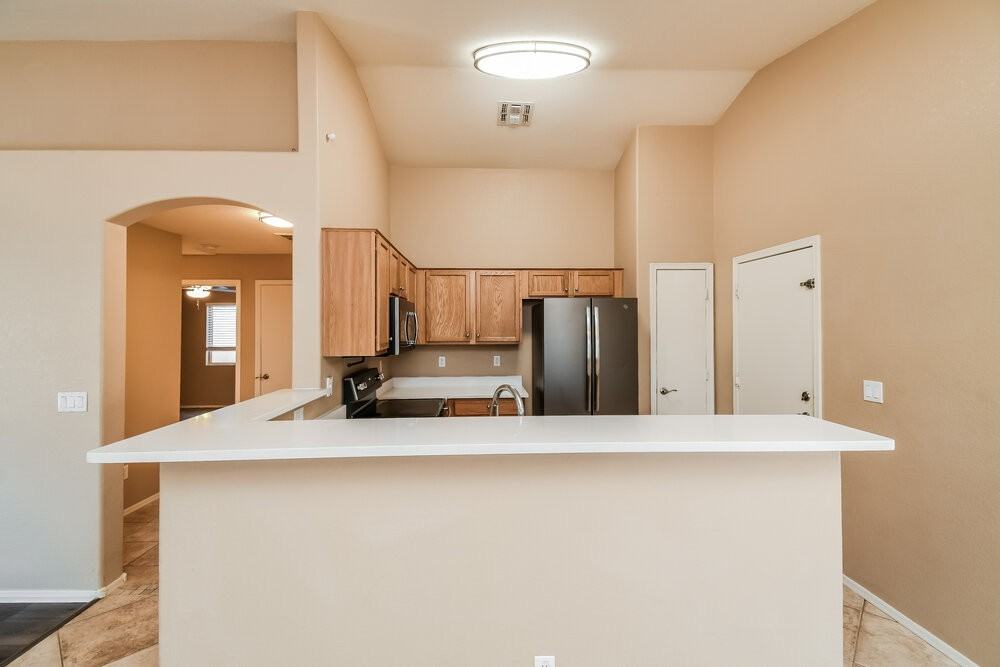 803 S Chatsworth - Photo 6 of 16