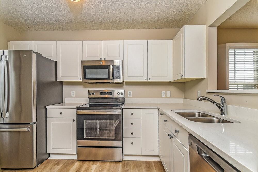 2143 Castle Pines Dr - Photo 6 of 17