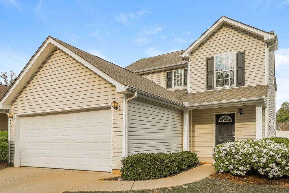 320 Arrowhead Dr - Photo 4 of 17