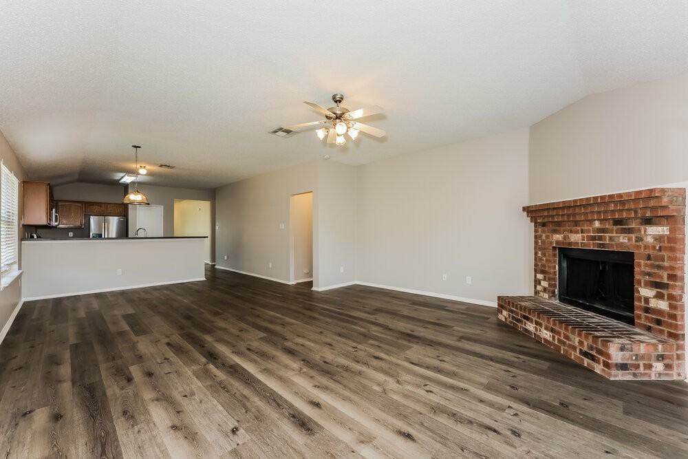 1711 Venus Dr W - Photo 4 of 16