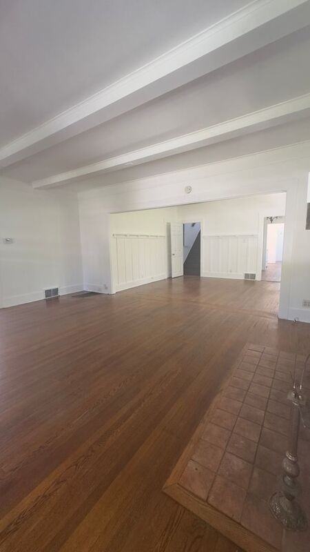 545 N Oakland Ave - Photo 3 of 19