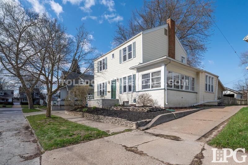 1333 Kenyon Dr - Photo 3 of 40