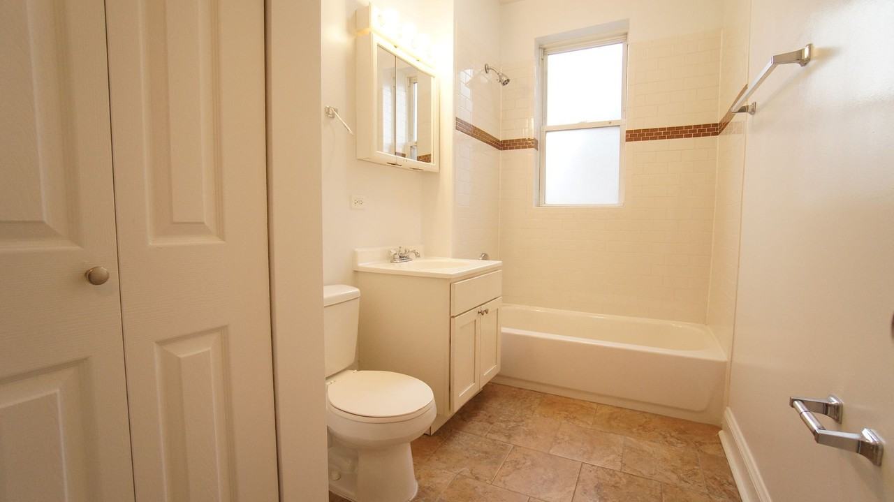 3428 Parker LLC - Photo 4 of 10