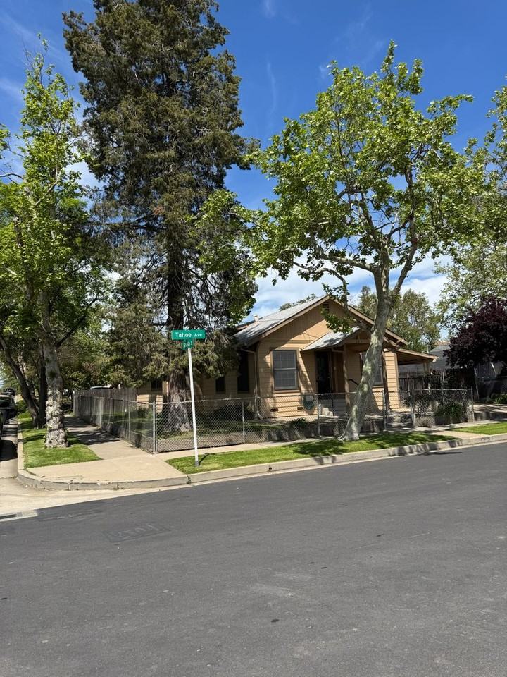 203 Tahoe Ave - Photo 2 of 29