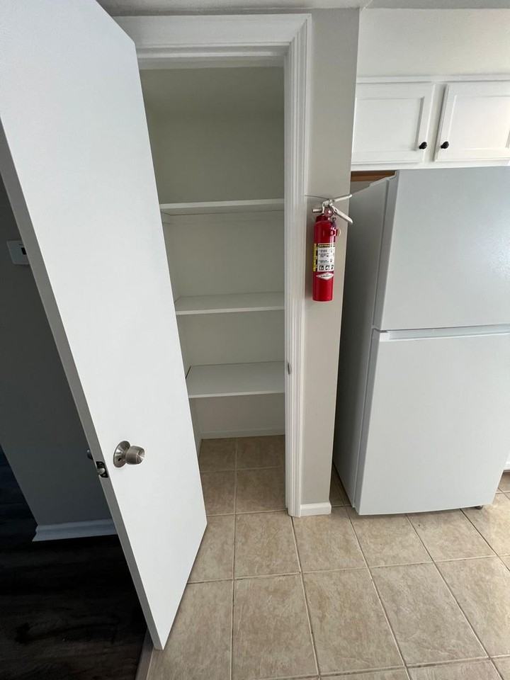 711 Hill Rd - Photo 2 of 28