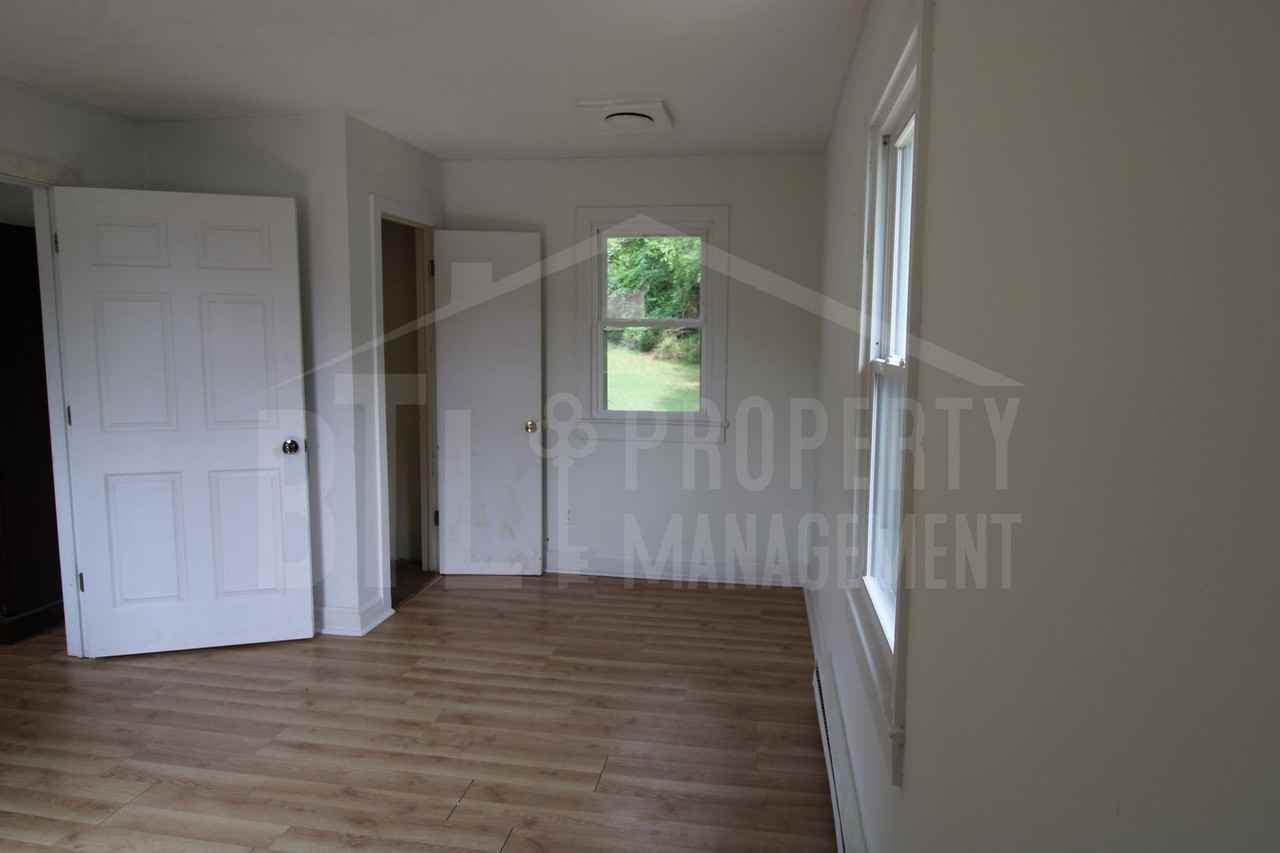 411 S 3rd St - Photo 4 of 11