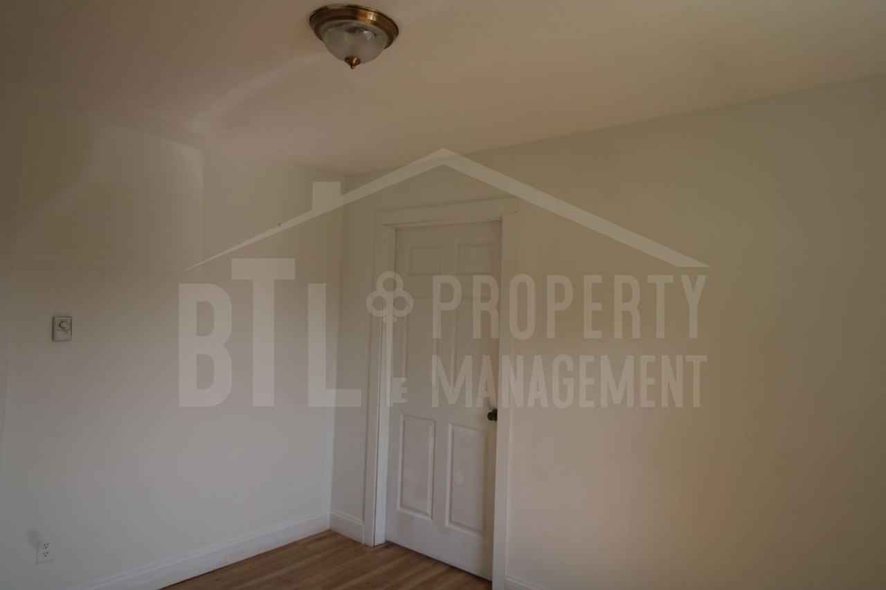 411 S 3rd St - Photo 7 of 11