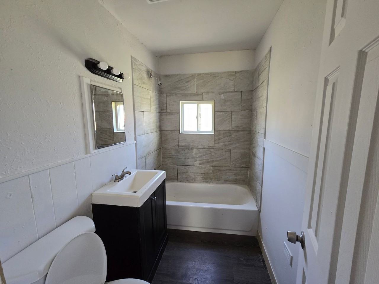 3326 Se Irvingham St - Photo 3 of 7