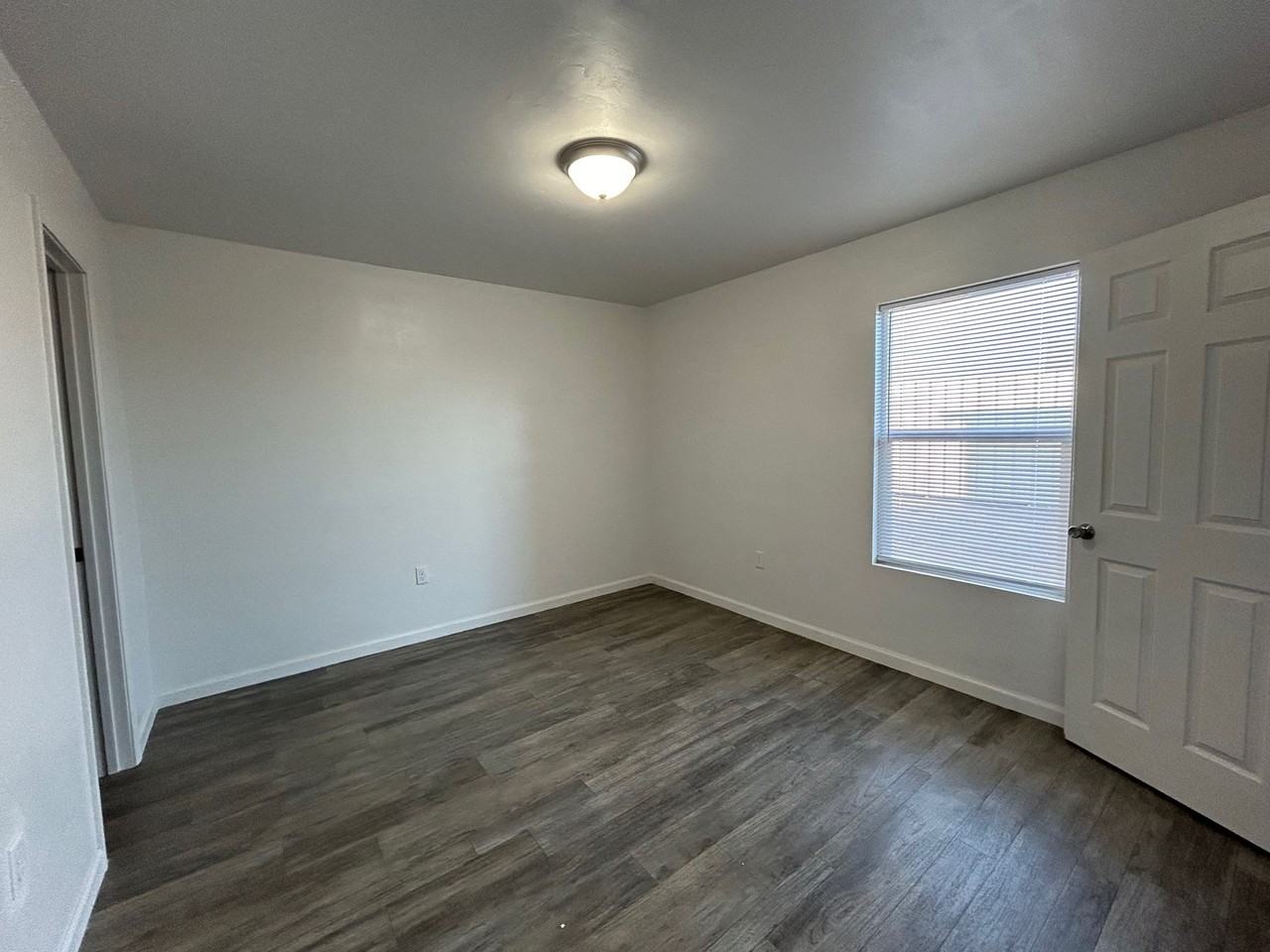 Beautiful remodeled 1 & 2 Bedrooms Available NOW! - Photo 3 of 7