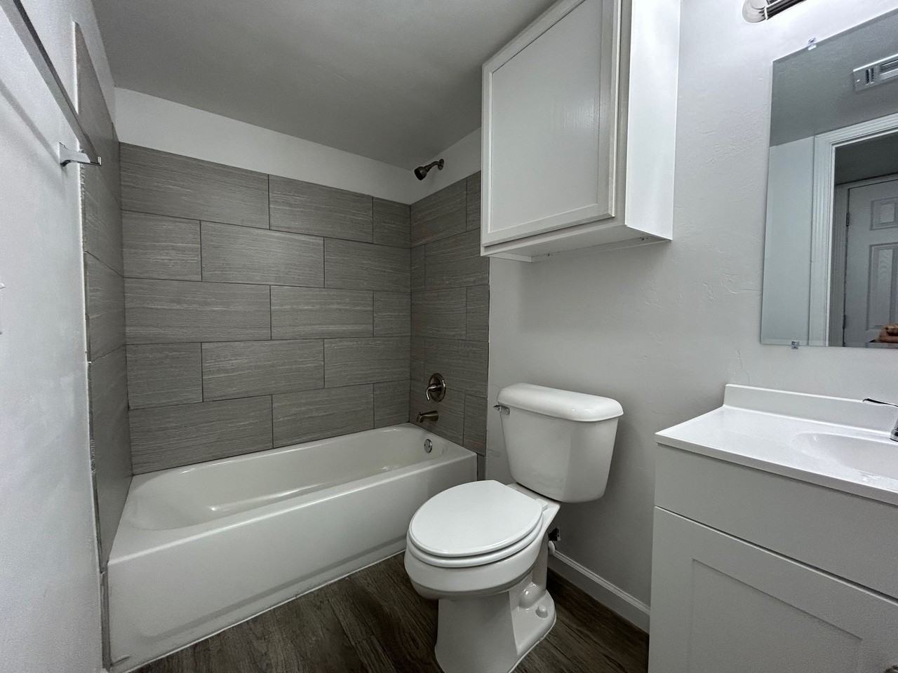 Beautiful remodeled 1 & 2 Bedrooms Available NOW! - Photo 5 of 7