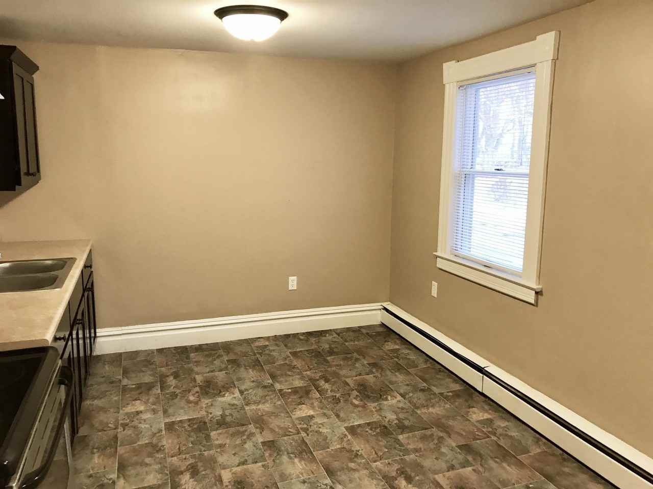 Pleasant Crest Apartments - Photo 3 of 11