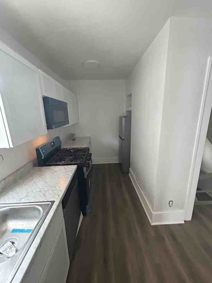 1114 E Virginia Ave #1114 - Photo 5 of 12