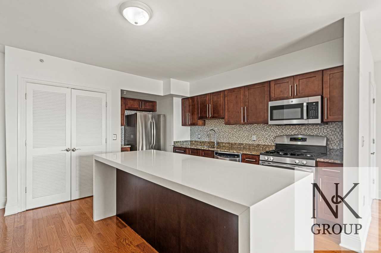 809 22nd Street #1308 - Photo 3 of 31