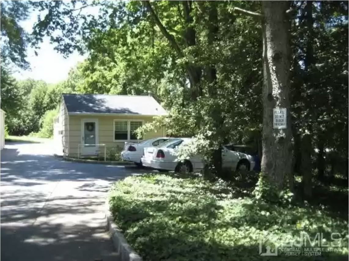 237 Amboy Rd #NA - Photo 3 of 16