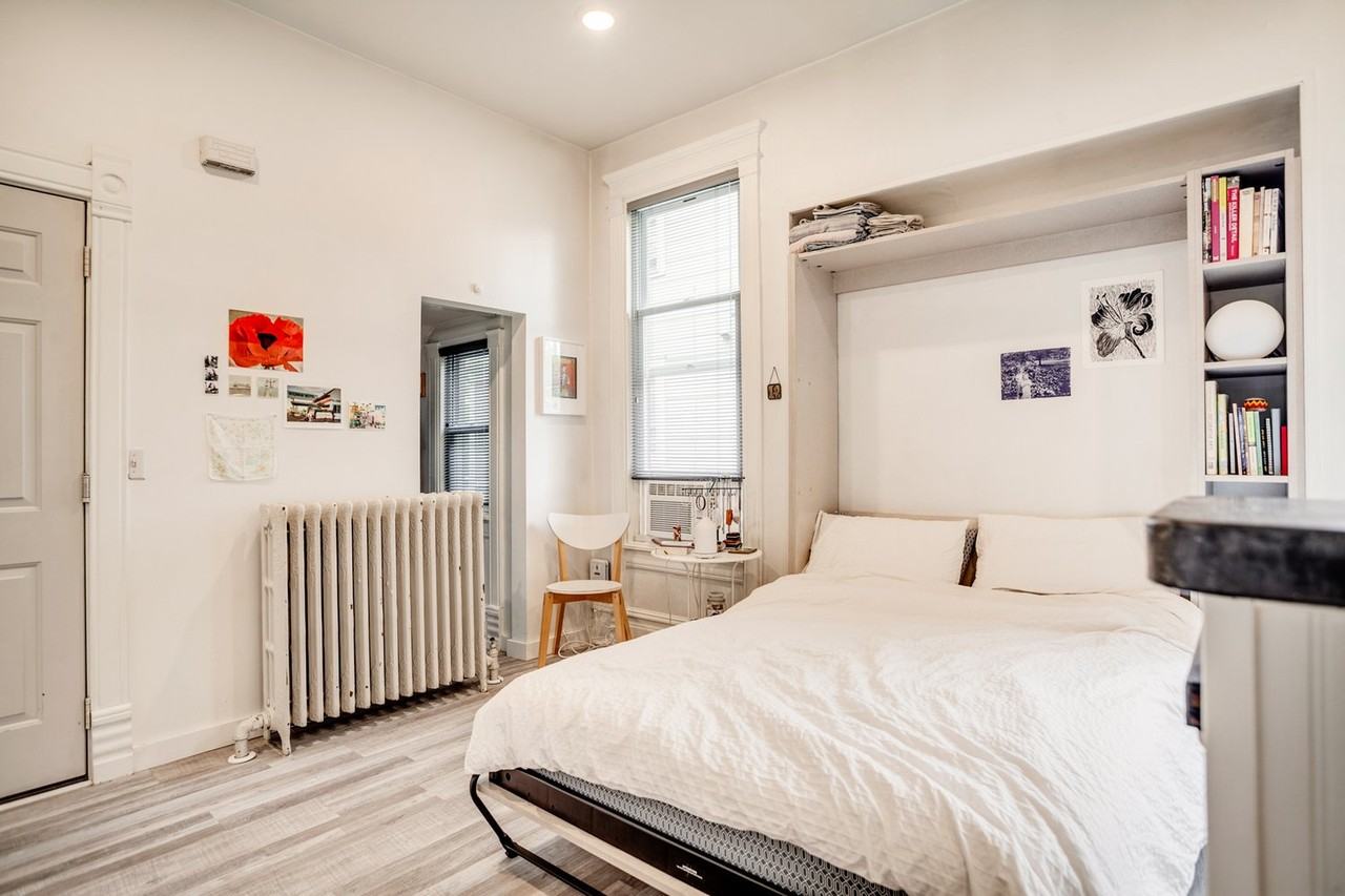 2713 Fremont Ave S #2 - Photo 3 of 10