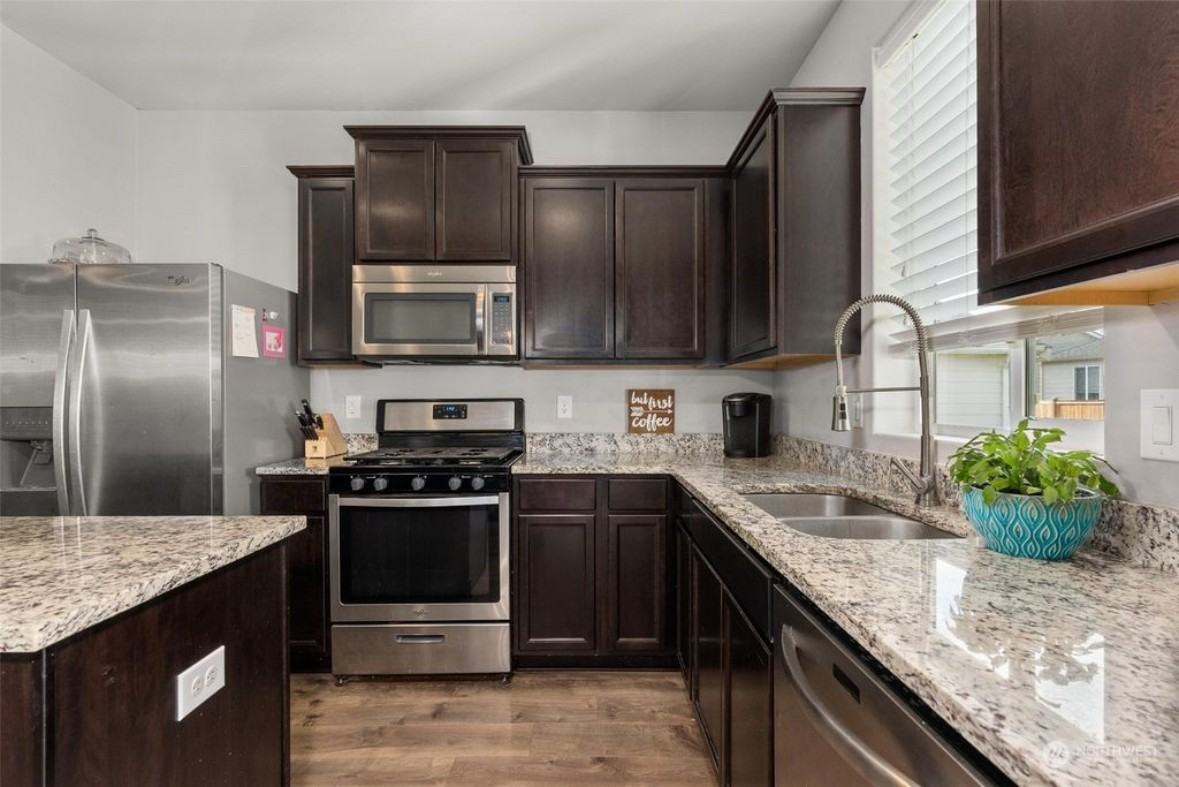 1901 Hudson St Nw #NA - Photo 4 of 28