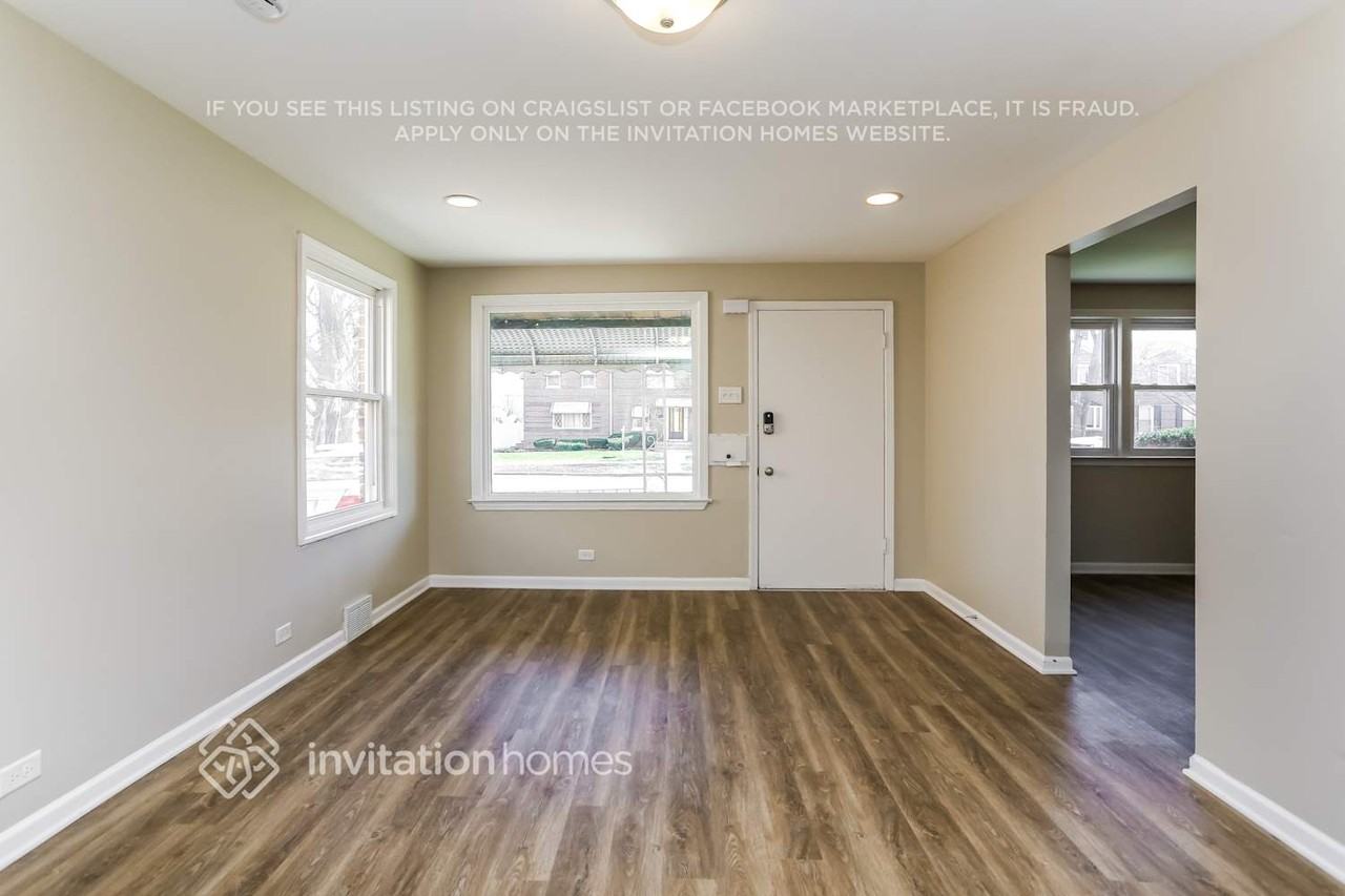 1542 N 23rd Ave - Photo 5 of 18