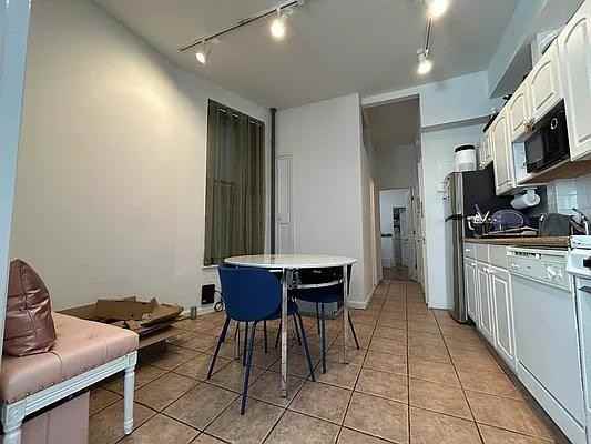 E 2nd St #21 - Photo 2 of 20