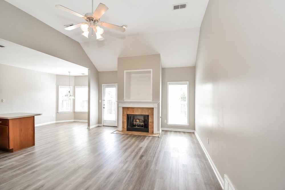 964 Cully Rd - Photo 5 of 17