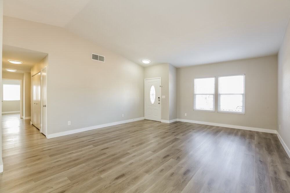 4288 Apex Dr - Photo 3 of 16