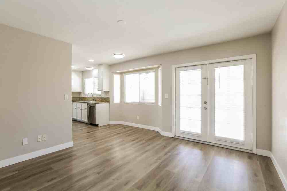 4288 Apex Dr - Photo 5 of 16